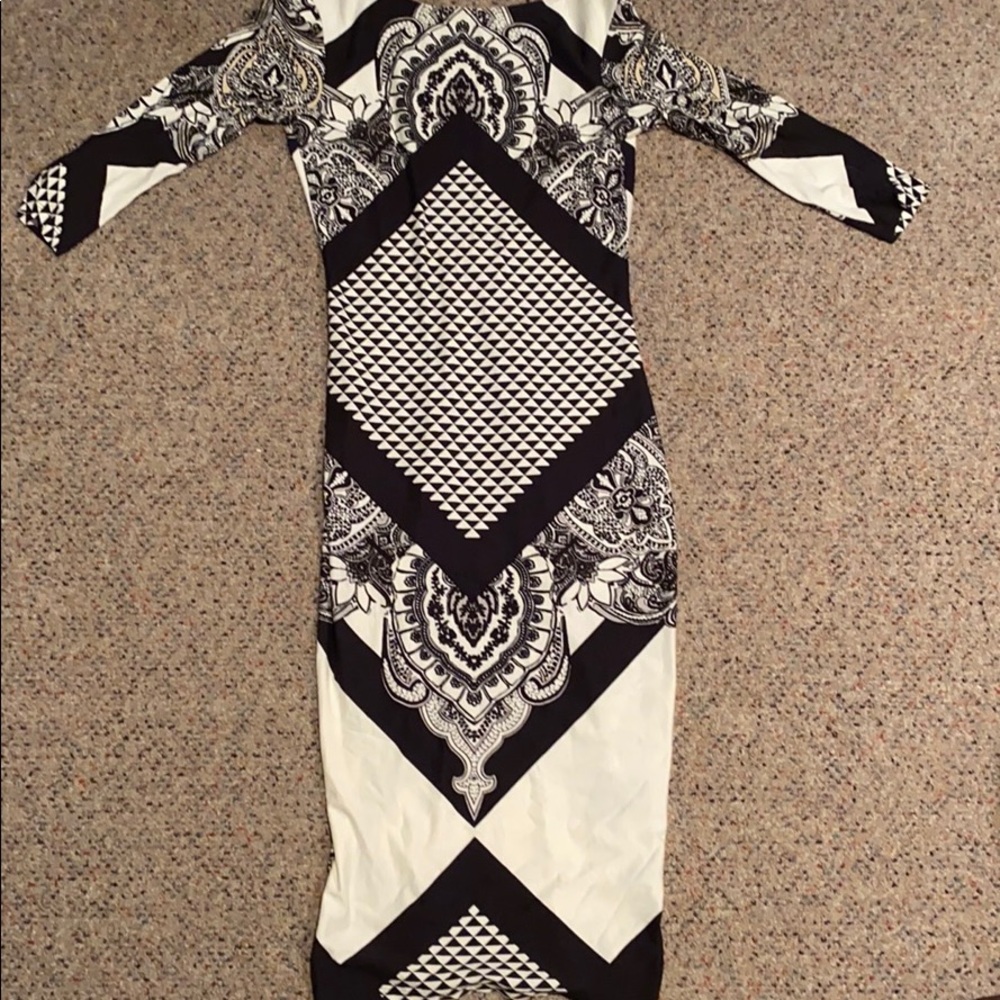 Black and white bodycon dress